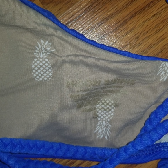 SOLD Midori Bikini top - Picture 3 of 3